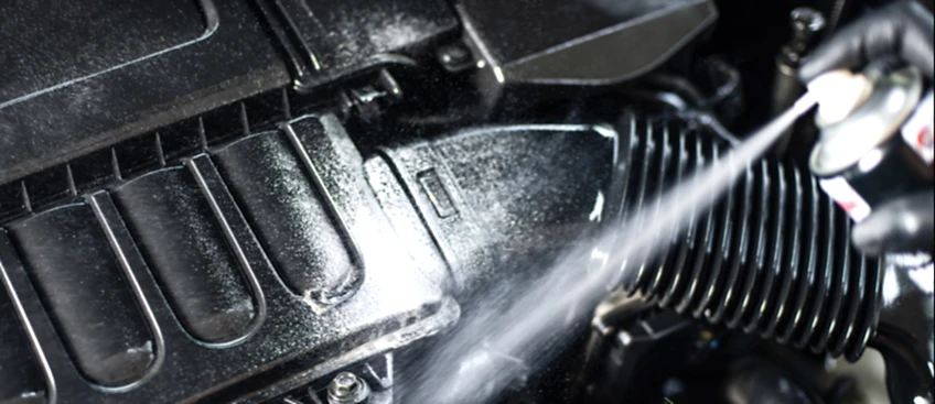 Motor temizleme spreyi motor temizlemenin